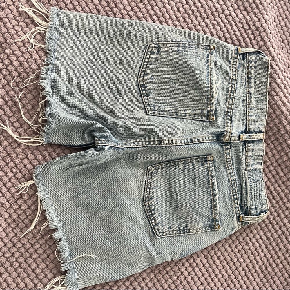 Shorts - Picture 2 of 4
